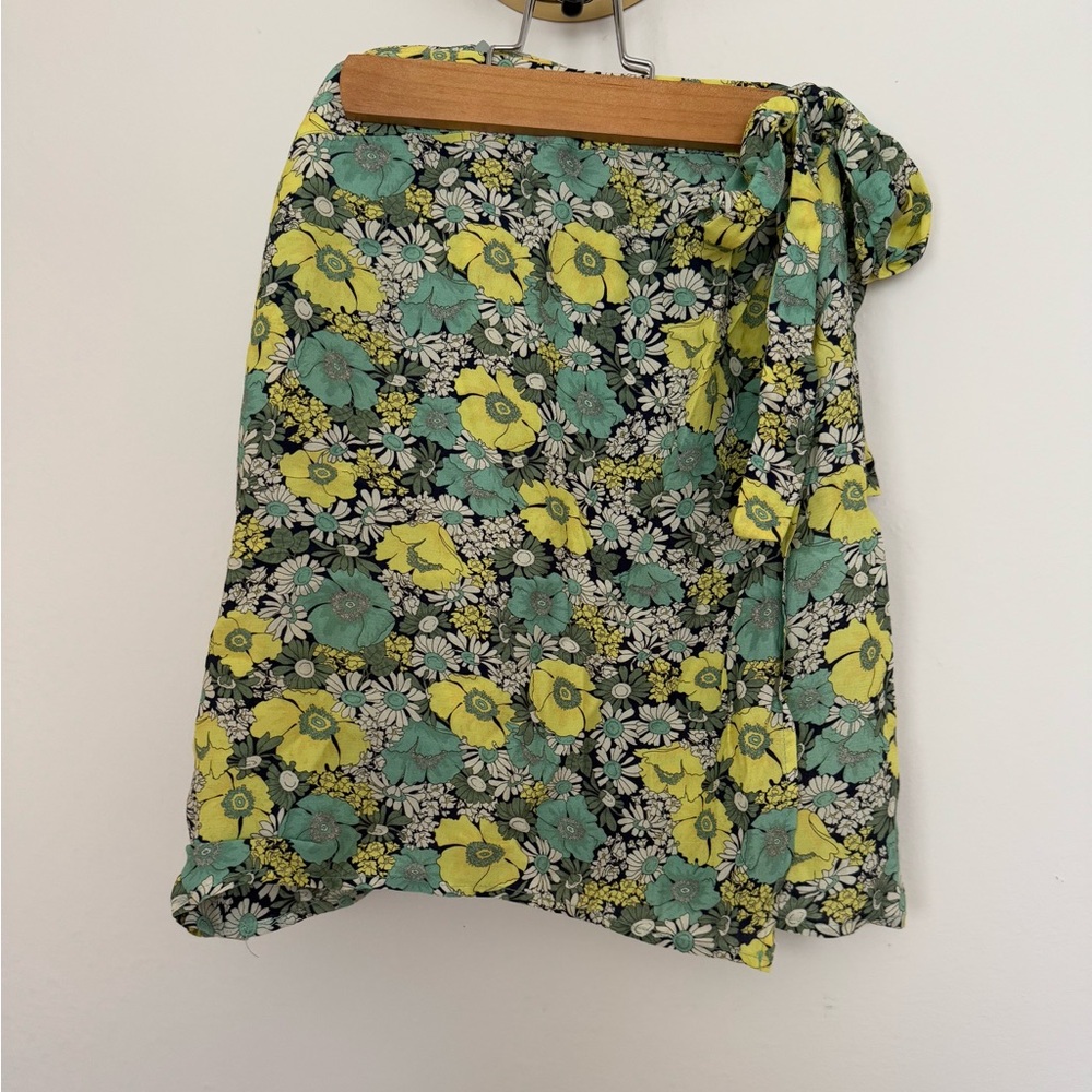 Mango - Floral Mini Wrap Skirt in Green and Yellow - Size M